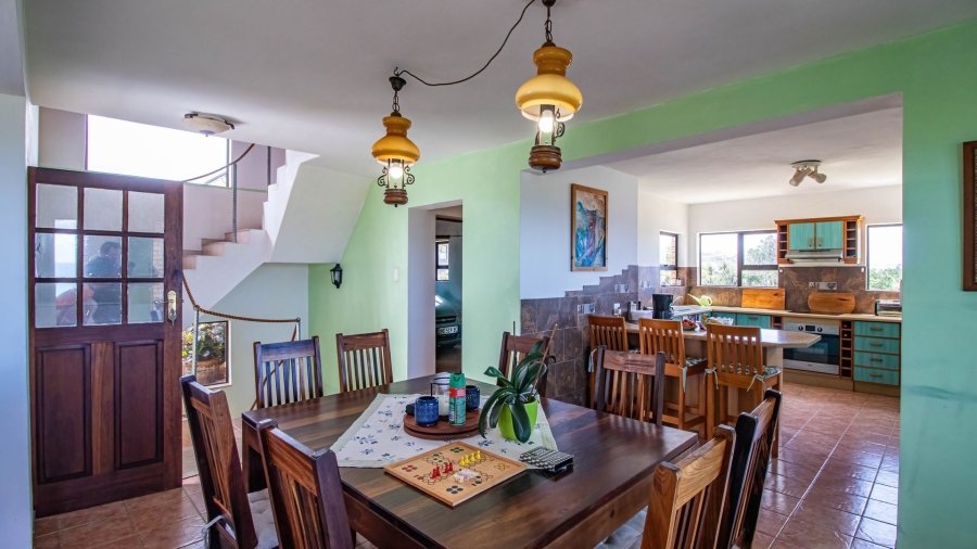 4 Bedroom Property for Sale in Cove Rock Eastern Cape